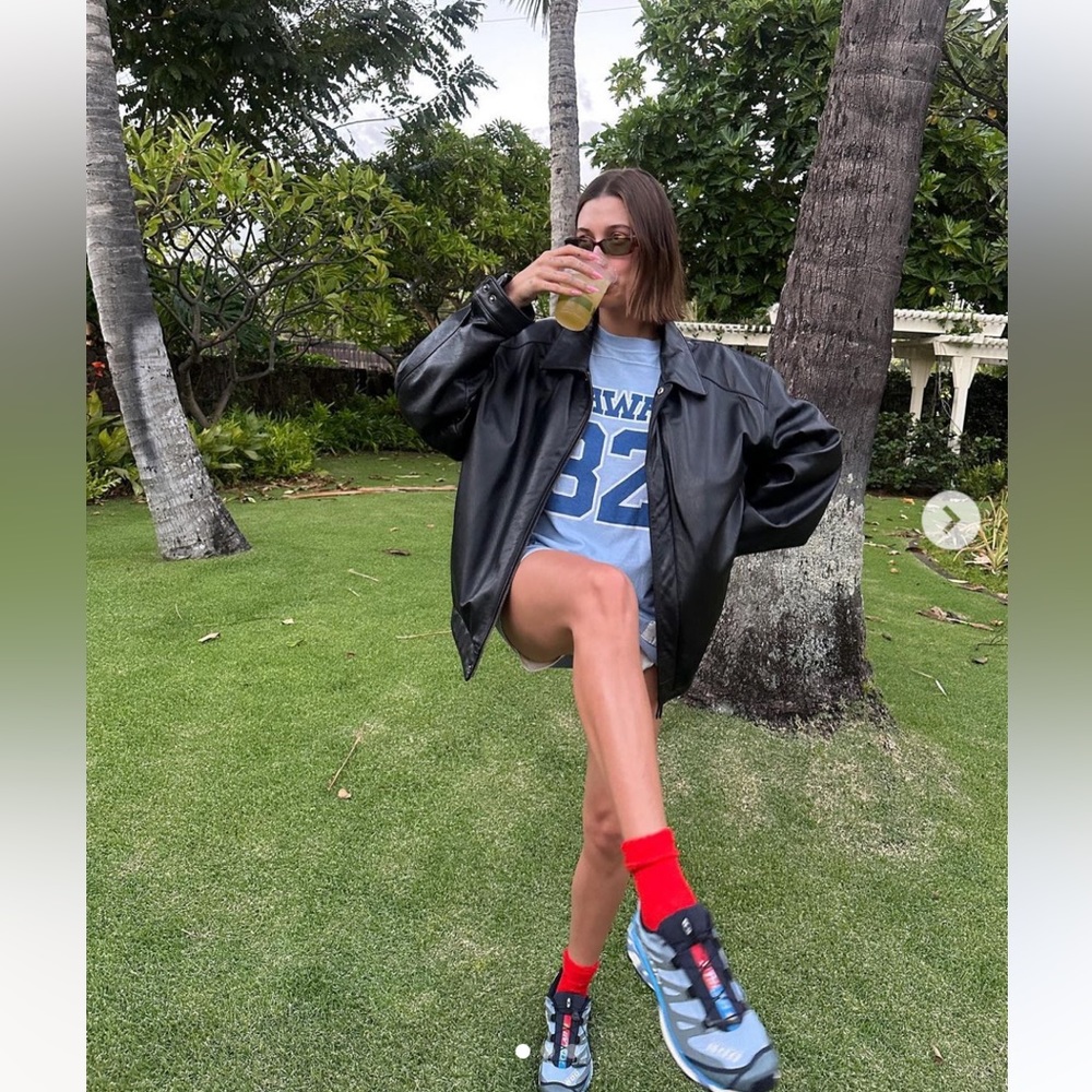NWT Salomon XT-4 as Seen on Hailey Bieber